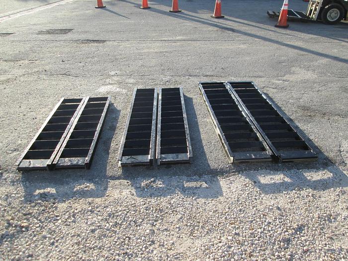 Heavy duty trailer ramps