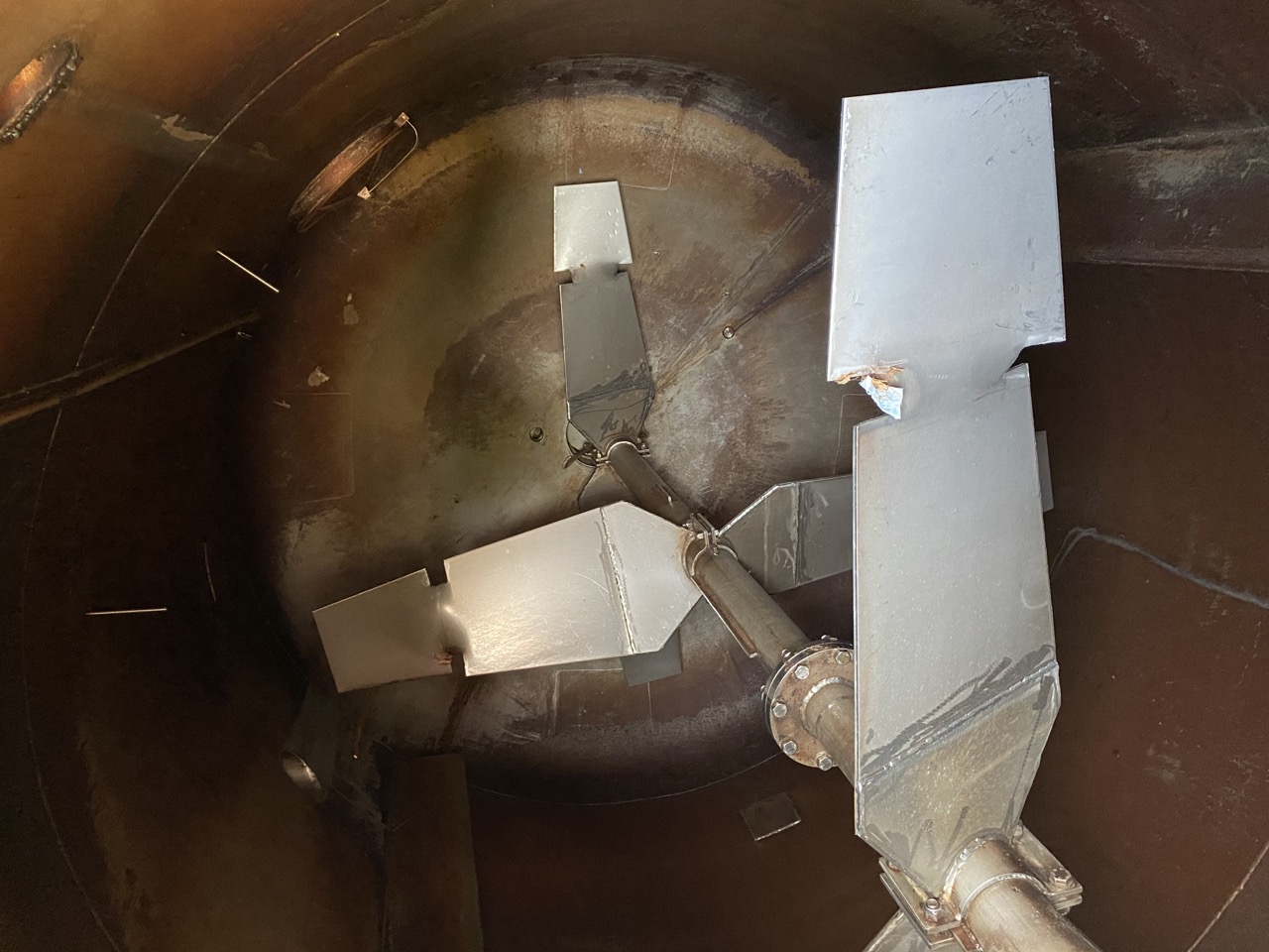 Usato Serbatoio con agitatore, da 27600 Litri