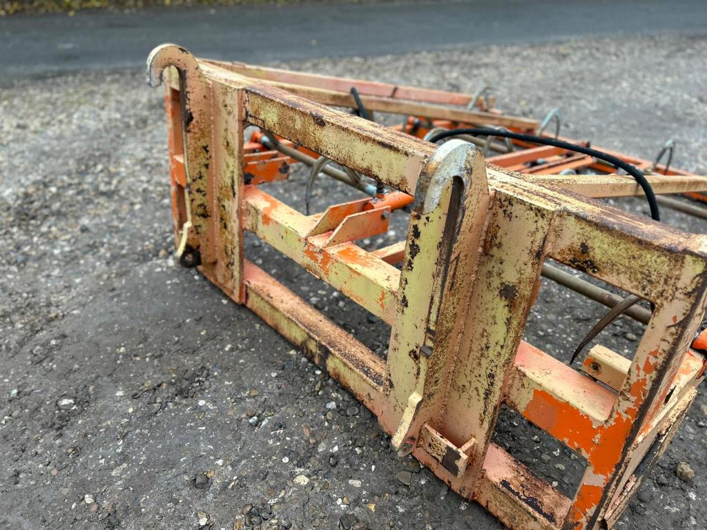 Used Ritchie Flat 8 Bale Grab