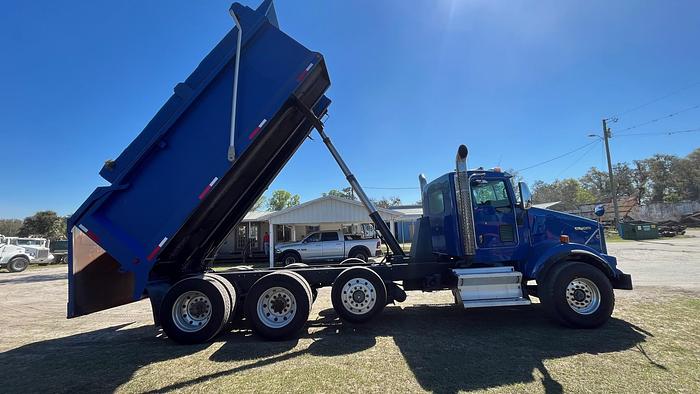 Used 2011 Kenworth T800 Tri-Axle Dump Truck