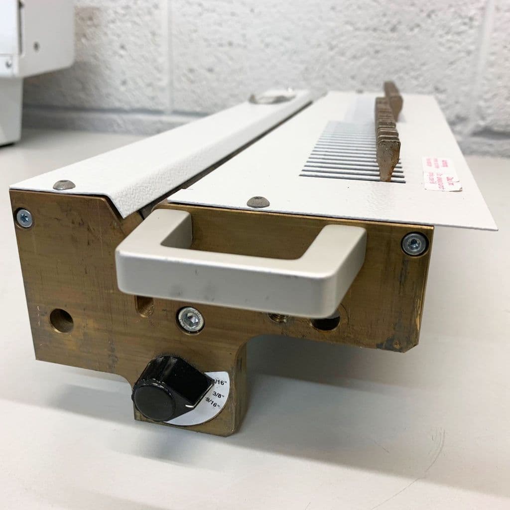 Used Pre-owned Renz DTP340A 3:1 Round-Hole Wire Tool Punch Die