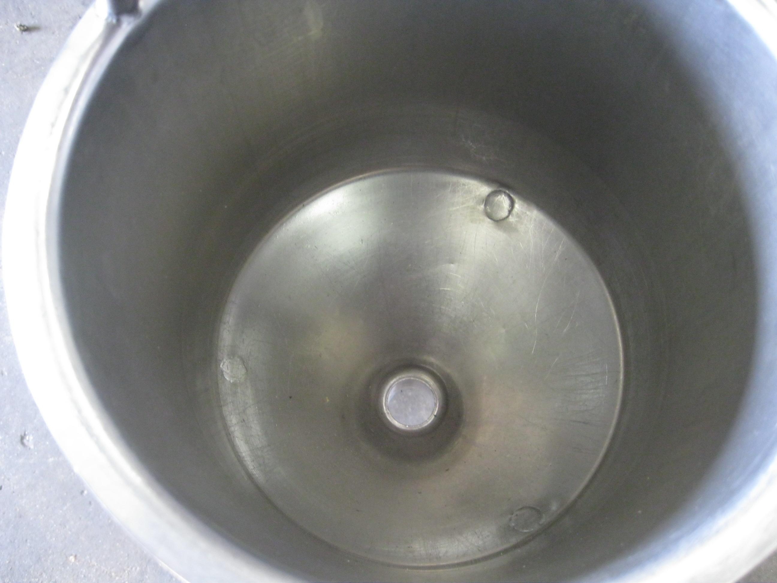 Usado 2.5 GALLON SINGLE SHELL TANK