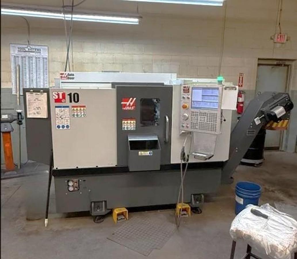 Used 2019 Haas ST-10 with Tailstock, Toolsetter, Chip Conveyor, Royal Collet Chuck, 6" 3 Jaw Chuck, Parts Catcher, ONLY 961 Hours