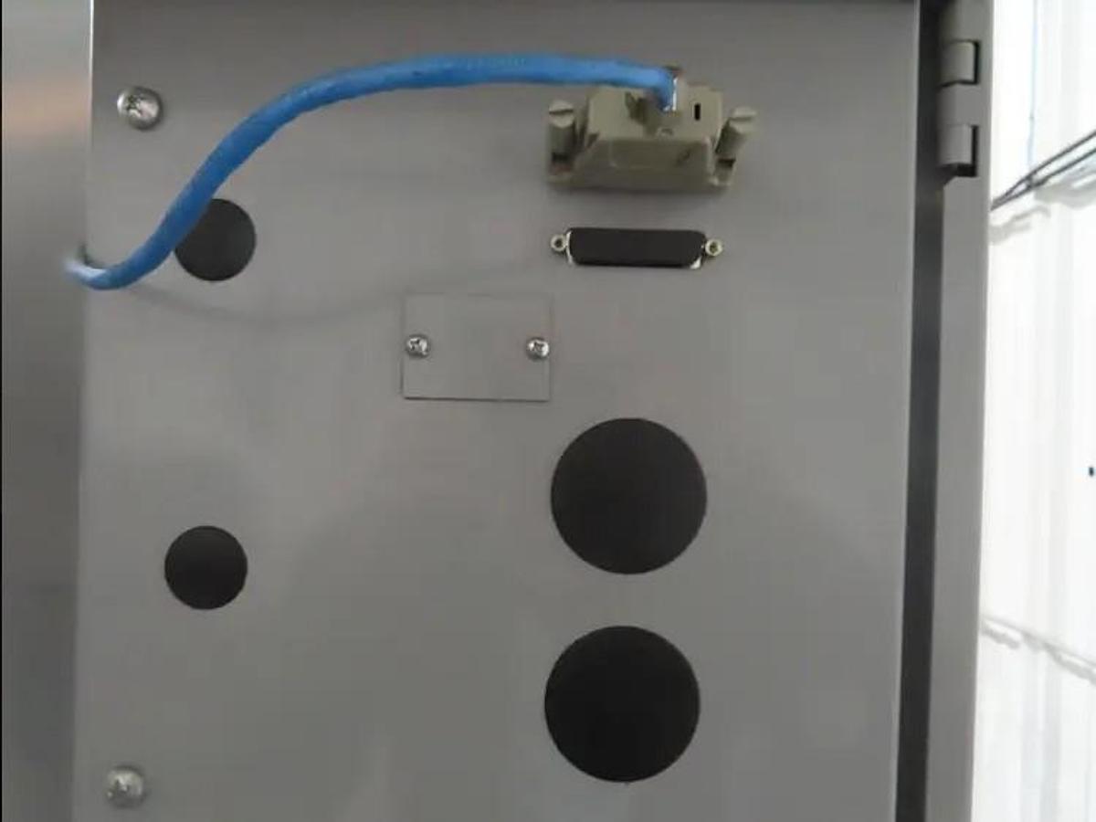 Used 2008 Haas VF2D with 10,000 RPM, Chip Auger, Programmable Coolant Nozzle, USB Port, 9734 Spindle Hours