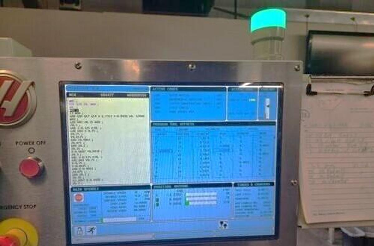 Used 2015 Haas VF7/40 with Probing, Coolant Thru Spindle, 8100 RPM, 30 Station Side Mount ATC, Low Hours!!