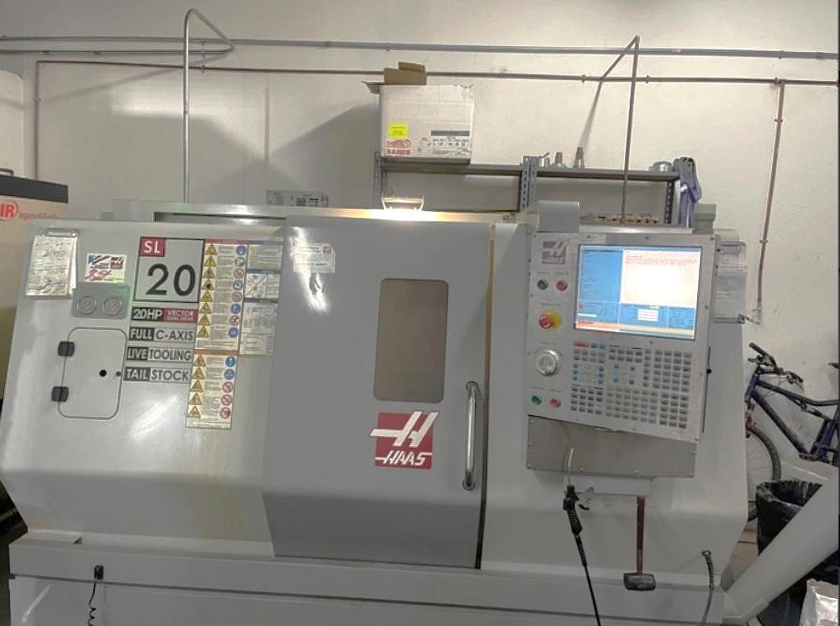 Used 2008 Haas SL-20T with Milling, Full C Axis, Tailstock, 8.3" Chuck, Chip Auger, 12 Pos. Turret, 2" Bar Capacity