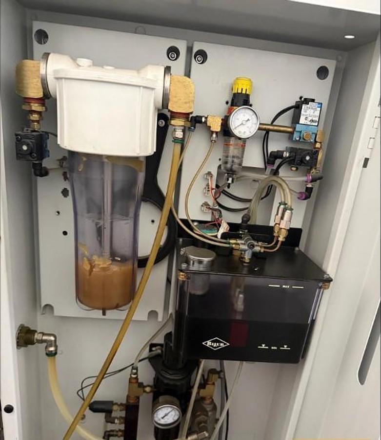 Used 2010 Haas ST-20 with Tailstock, Chip Conveyor, Tool Presetter, Parts Catcher, 8.3" Hydraulic Chuck, NO tool holders included