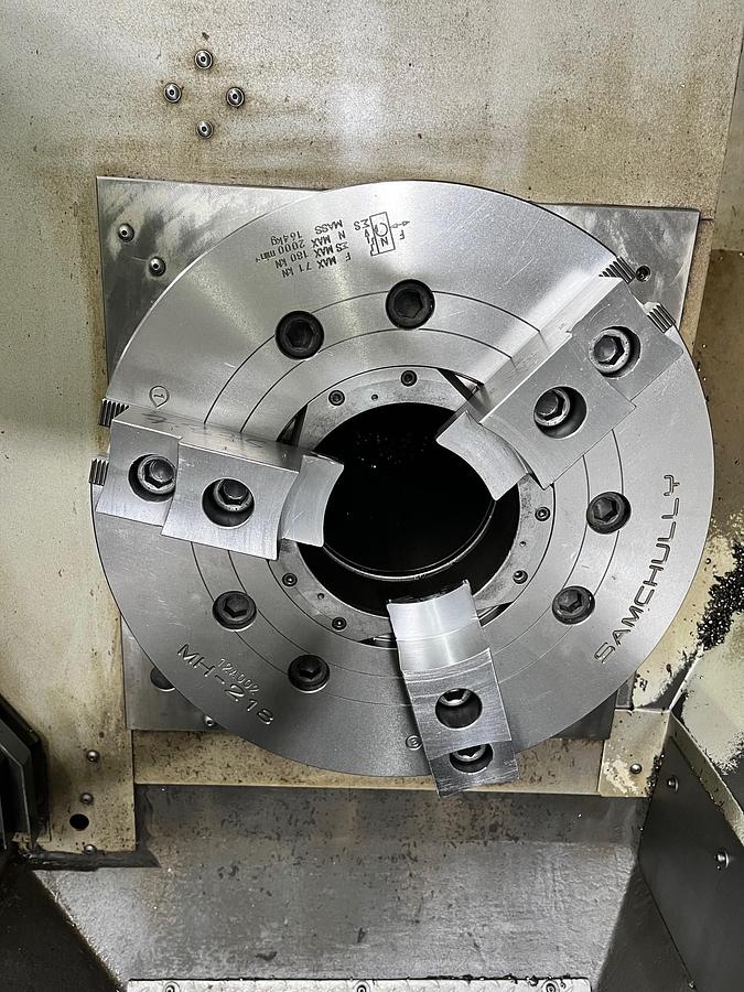 Used 2012 Haas ST-40LB with Long Bed, 6.5" Bar Capacity, Steady Rest Provision, 18" Chuck, Conveyor, Tailstock