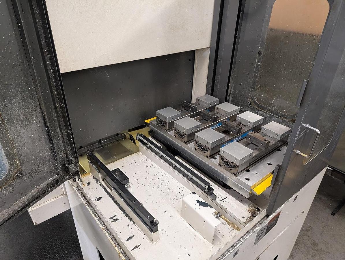 Used 2005 Fanuc Robodrill Alpha T-21iEL w/Pallet Changer