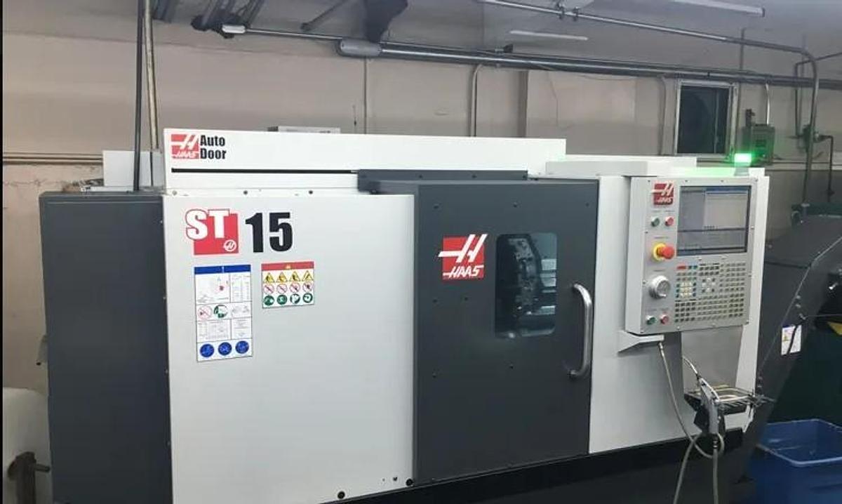 Used 2019 Haas ST-15 with Tailstock, Tool Presetter, Chip Conveyor, ONLY 500 Cut Hours, 8" Hydraulic Chuck, 3J Collet Chuck, Tooling
