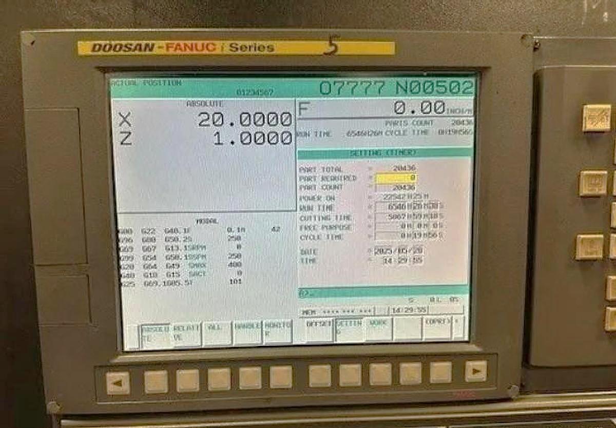 Used 2014 Doosan Puma 400LC with 21" Hyd Chuck, 7.1" Bore w/ 6.5" Bar Capacity, Programmable Tailstock, Chip Conveyor, Toolsetter