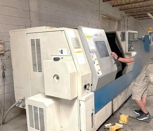 Used 2006 Doosan Puma 300C 2 Axis CNC Lathe - 4" Bar Capacity !!