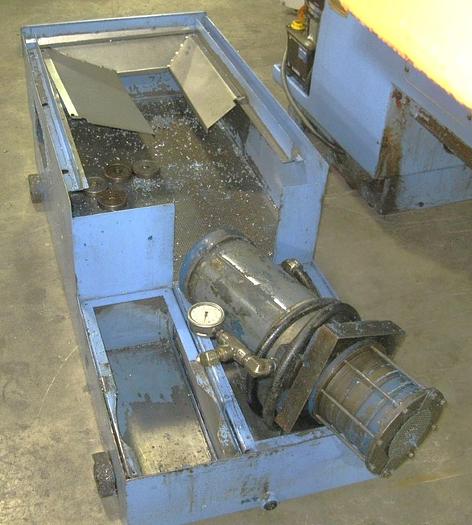 Used 2000 Mazak QT200 with Chip Conveyor, 8" Hydraulic Chuck, Tool Presetter