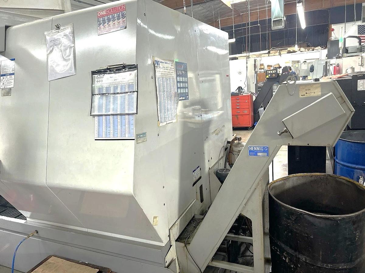 Used 2007 Haas SL-40T with Tailstock, Chip Conveyor, 15" Hydraulic Chuck, 4" Bar Capacity, Tool Presetter, Aux Coolant Filter
