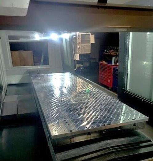 Used 2021 Haas VF7/40 with 15,000 RPM, Coolant Thru Spindle, 30 Station Side Mounted ATC, Haas Probing, LOW HOURS!!