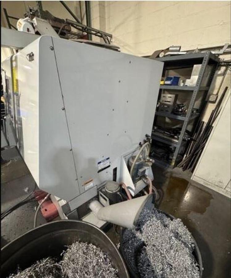 Used 2006 Haas SL-20T with Tailstock, Chip Auger, Parts Catcher, 8" Chuck, Tool Presetter