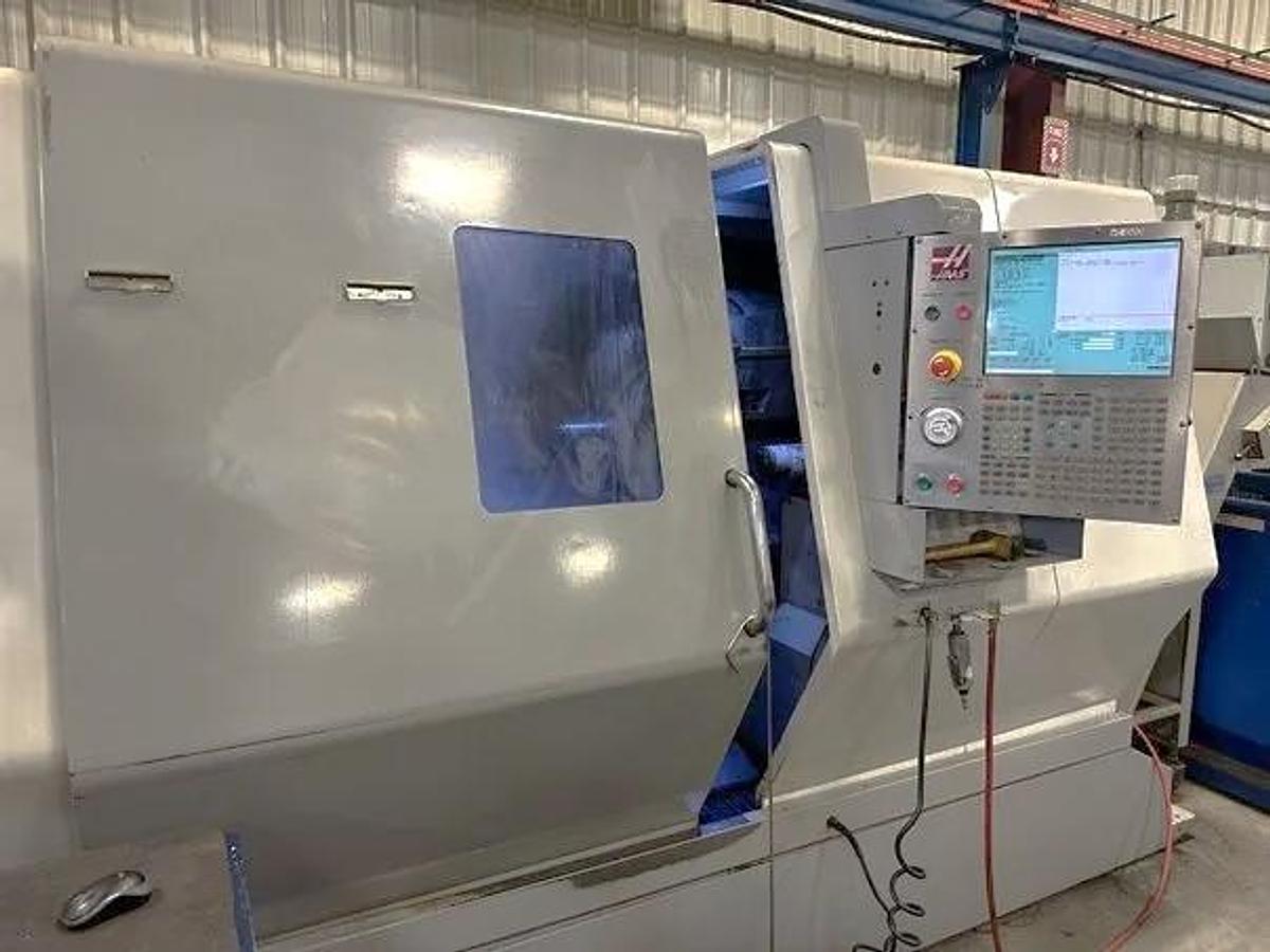 Used 2008 Haas SL-40T with 15" Hyd. Chuck, Tool Presetter, Tailstock, Chip Conveyor, Geared Head, Block Style Turret, 4" Bar Capacity