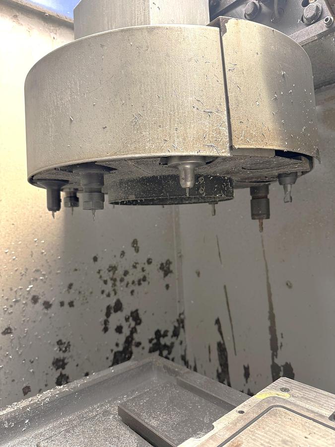 Used 2007 Haas Mini Mill with 10 Station Tool Changer, Coolant, Can Use Either Single or Three Phase Power, 6794 Run Time Hours