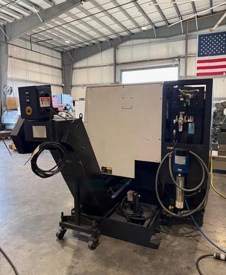 Used 2007 Doosan Puma 240MB with Full C Axis Spindle, Milling/Drilling Capability, Chip Conveyor, Parts Catcher, 8" Chuck, 2.55" Bar Cap.