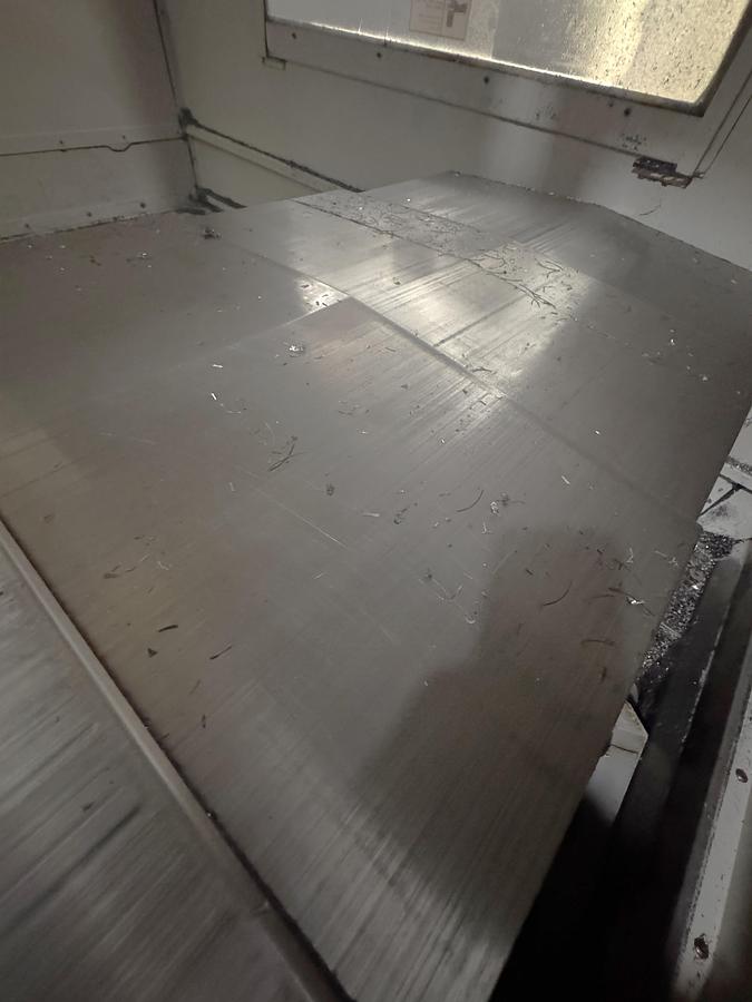 Used 2004 Haas VF8/50 with 50 Taper Spindle, 10,000 RPM Geared Head, Coolant Thru Spindle, Probe Ready, PCool, Auger, Side Mounted ATC