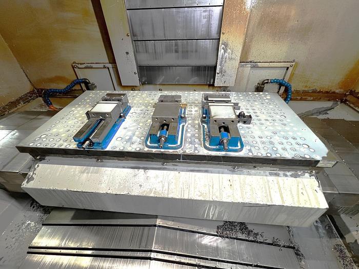 Used 2005 Hyundai-Kia VX500 3 Axis Vertical Machining Center