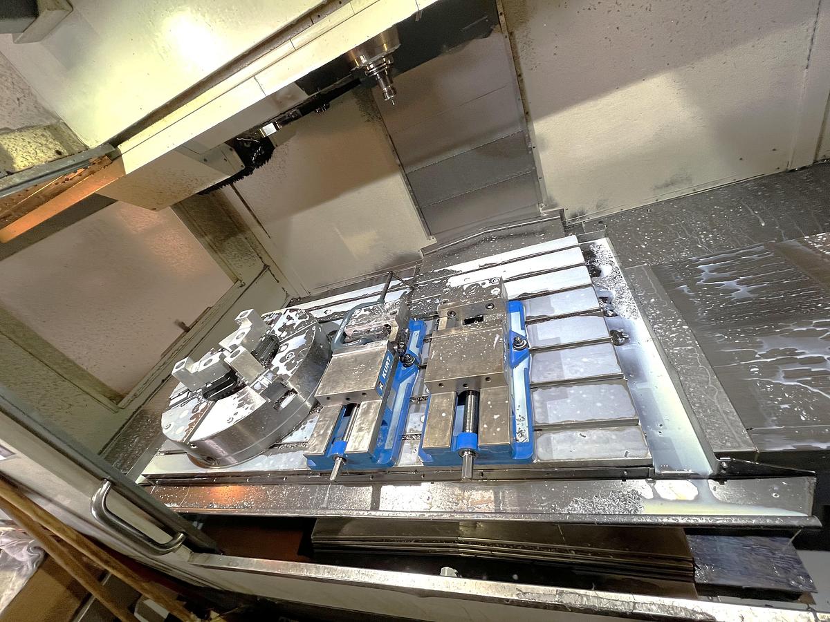 Used 2012 Haas VF8/50 with Coolant Thru Spindle, Probe Ready, 4th Axis Table, CAT 50, 7500 RPM, 30 Station Tool Changer, 