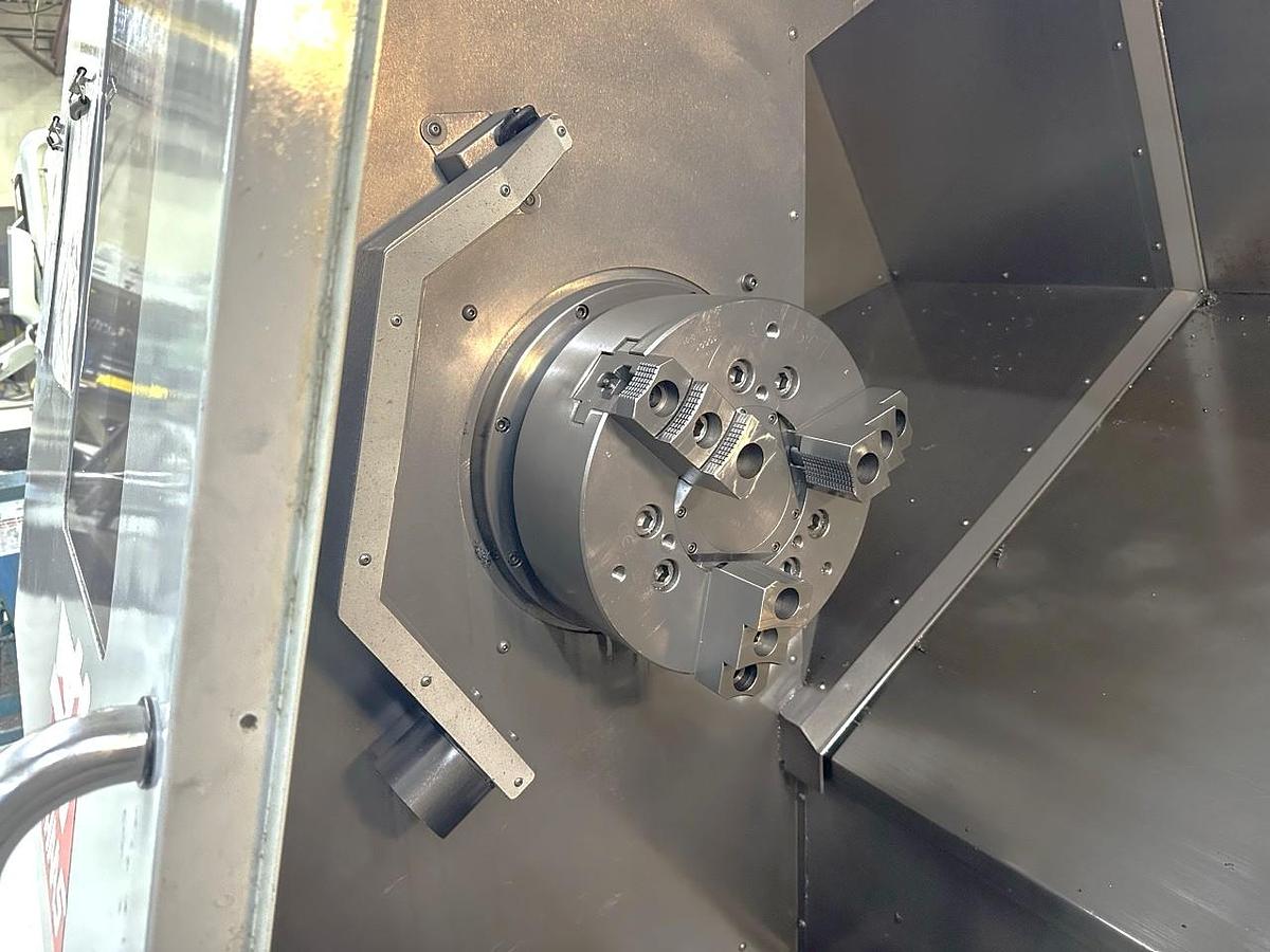 Used 2011 Haas SL-40T with 15" Hyd. Chuck, Tool Presetter, Tailstock, Chip Conveyor, Geared Head, Block Style Turret, 7700 Spindle Hrs.