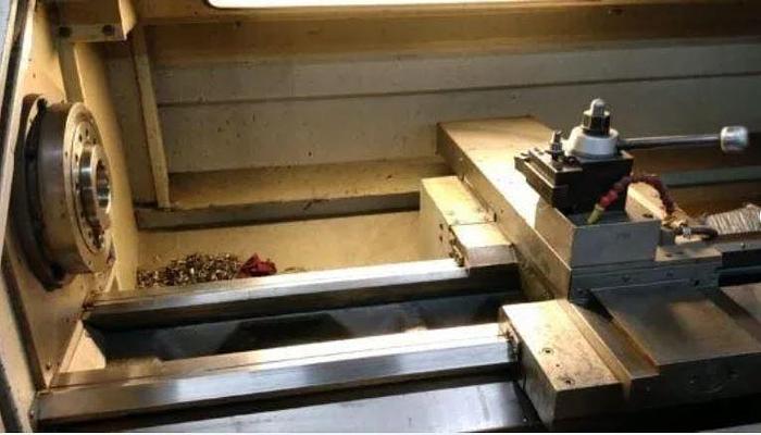 Used 2007 Romi M20x80" with Tool Post and 12" Chuck