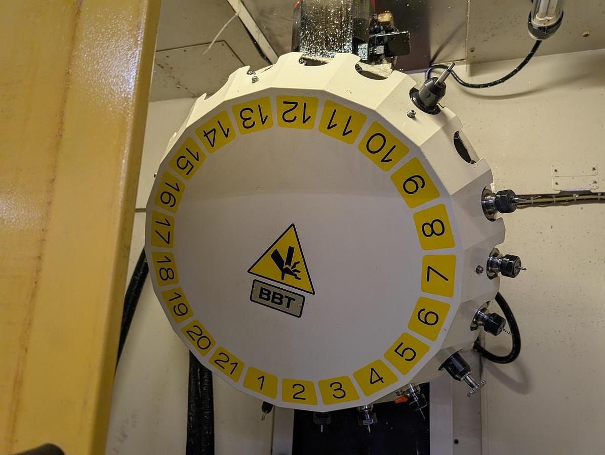 Used 2005 Fanuc Robodrill Alpha T-21iEL w/Pallet Changer