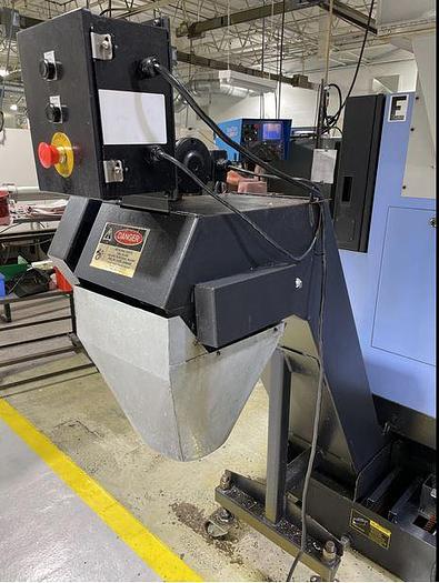 Used 2010 Doosan Lynx 220A with Barfeed