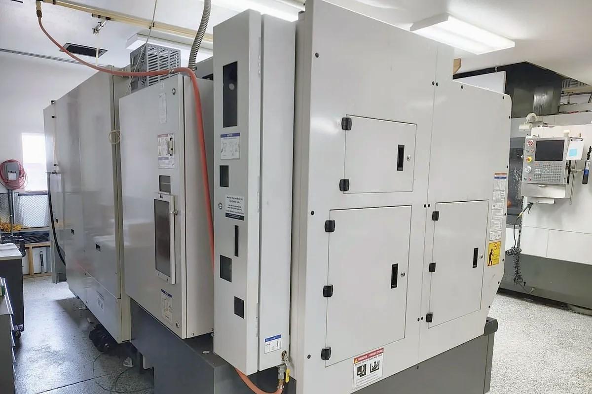 Used 2015 Haas ST-40 with Tailstock, Chip Conveyor, 15" Hydraulic Chuck, Tool Presetter, Remote Jog Handle, 3,278 Feed Cut Hours
