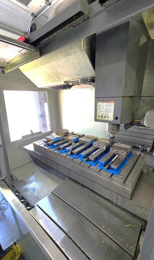 Used 2013 Haas VF-5SS with Haas Wireless Probing, Coolant Through Spindle, Chip Auger, Macros, Programmable Coolant Nozzle