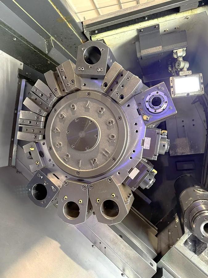 Used 2012 Doosan Puma 400MB with C Axis, Milling Capable, 15" Hyd. Chk, 4.5" Bar Cap., 41.3" cc, Tailstock, Conveyor, Live Tooling