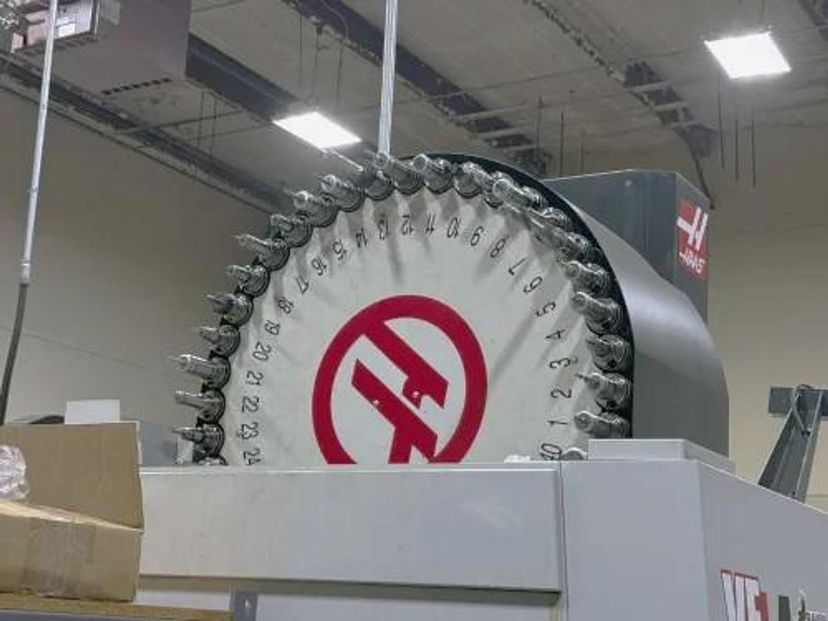 Used 2017 Haas VF4SS, 4th Axis Drive, Haas HRT210 Table, Cool. Thru Spdl., Haas Probing, 40 Pos. ATC