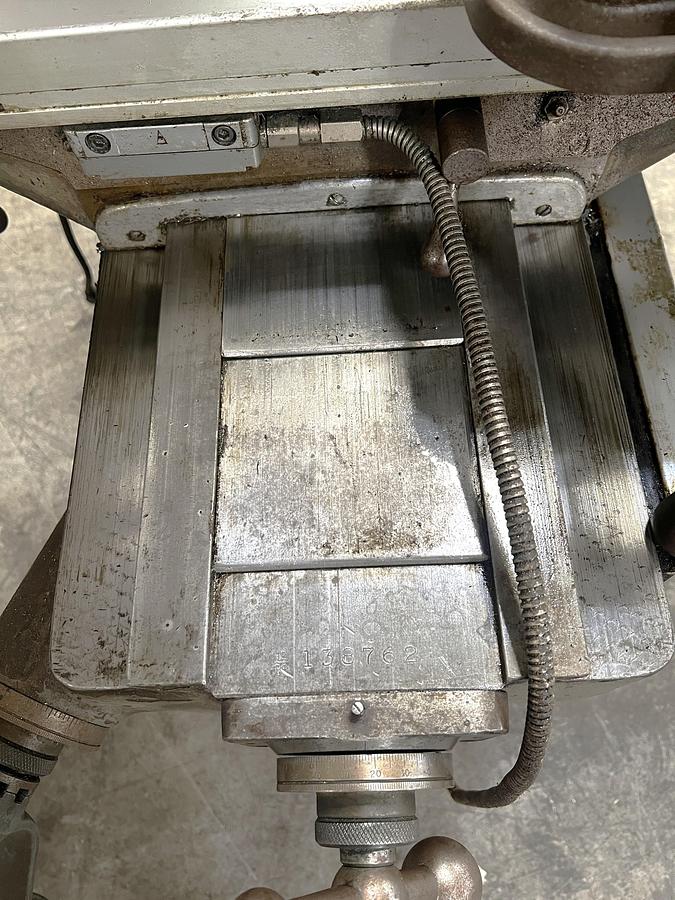 Used 1970 Bridgeport Series I Manual Knee Mill with 1 HP Motor,