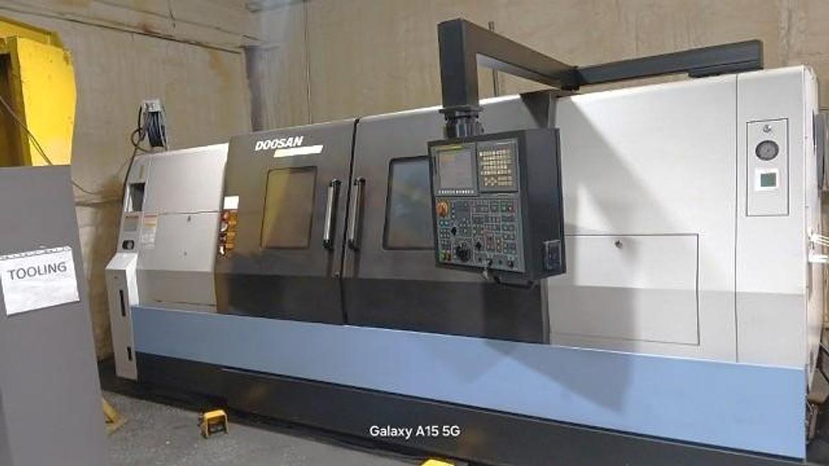 Used 2013 Doosan Puma 400LC with 6.5" Bar Cap, 21" Hyd Chuck, 23.2" TD x 81.7" Turn Length, 50 HP, SMW Hyd Steady, Tailstock, Conveyor