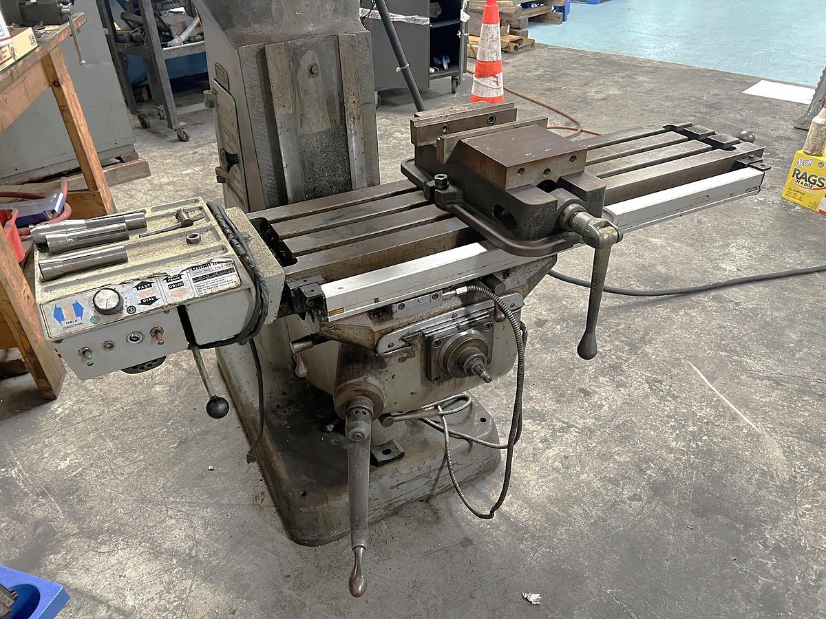Used 1970 Bridgeport Series I Manual Knee Mill with 1 HP Motor,