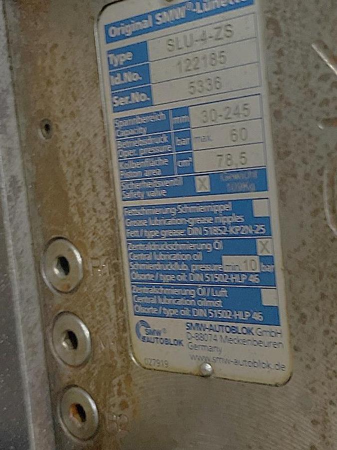 Used 2017 Doosan Puma 4100LB with 15" hyd chk, 4.62" bar cap., 80" cc, SMW S/R, Tailstock, Chip Conveyor, Toolsetter