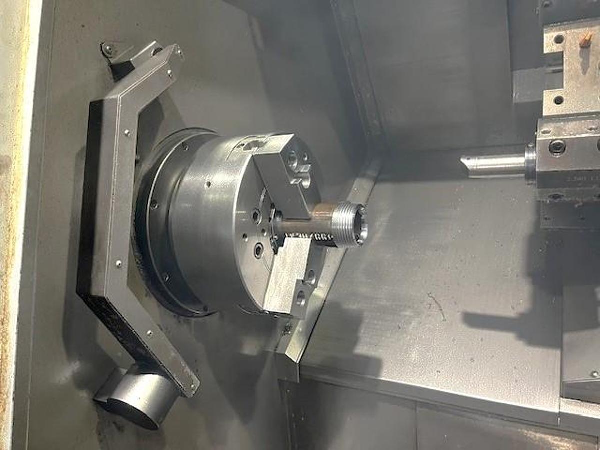 Used 2005 Haas SL-40T with Steady Rest, 15" Chuck, Toolsetter, Tailstock, Chip Conveyor, 4" Bar Capacity, 55 HP Package, Geared Head