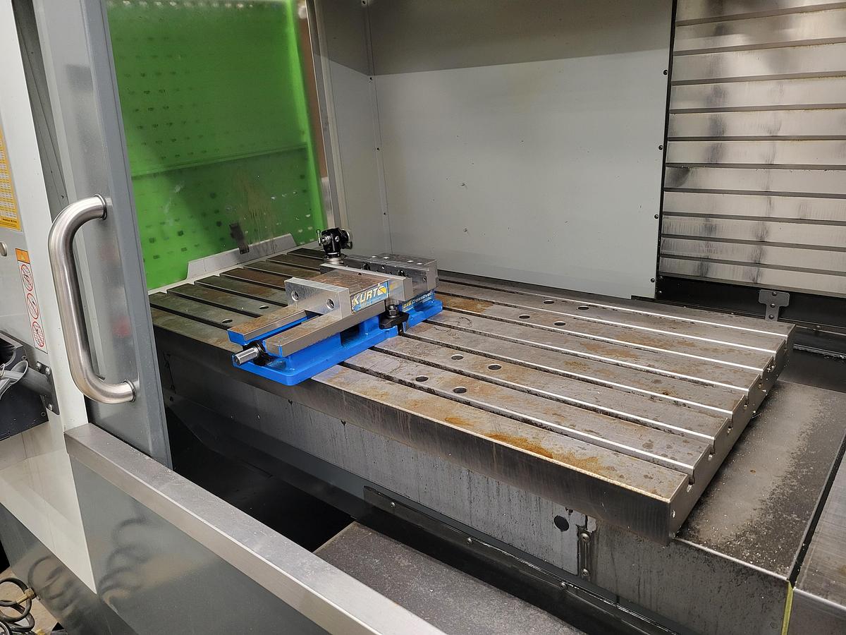 Used 2020 Haas VF-3SSYT with Extended 26" Y Axis Travels, Haas Probing, Chip Auger, Royal Filtermist, 