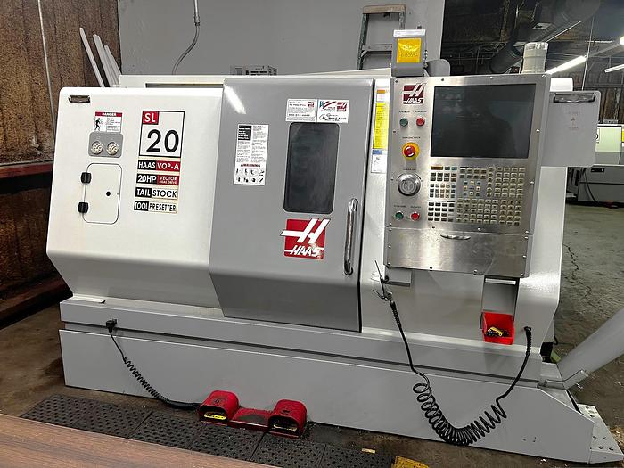 Used 2006 Haas SL-20T with Tailstock, Tool Presetter, Chip Auger and 12 Station Hybrid Style Turret