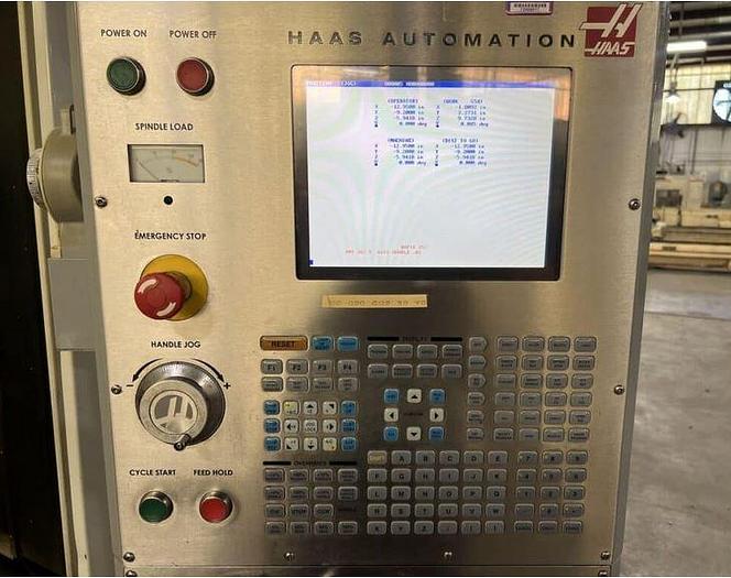 Used 2006 Haas EC-400 with 2 Pallet Changer