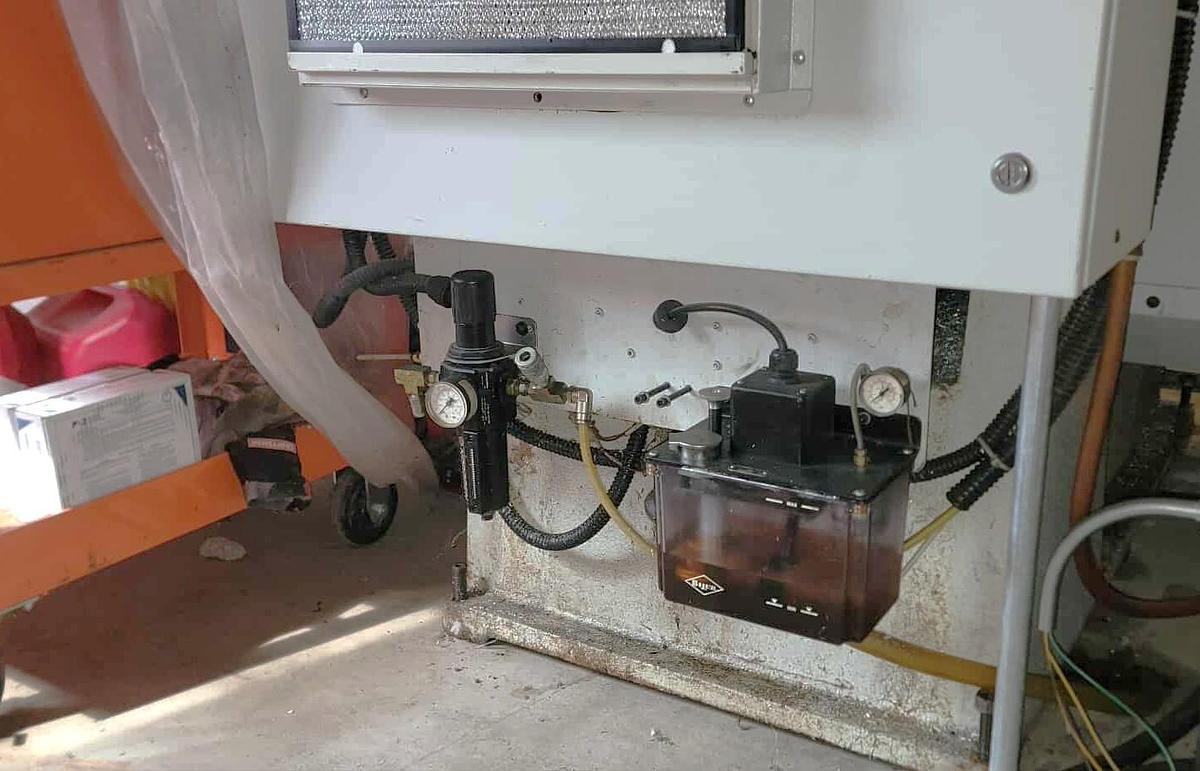 Used 1996 Haas VF-2B with Haas HRT-210 4th Axis Rotary Table, Newer Spindle, Newer LCD Monitor and Lube System