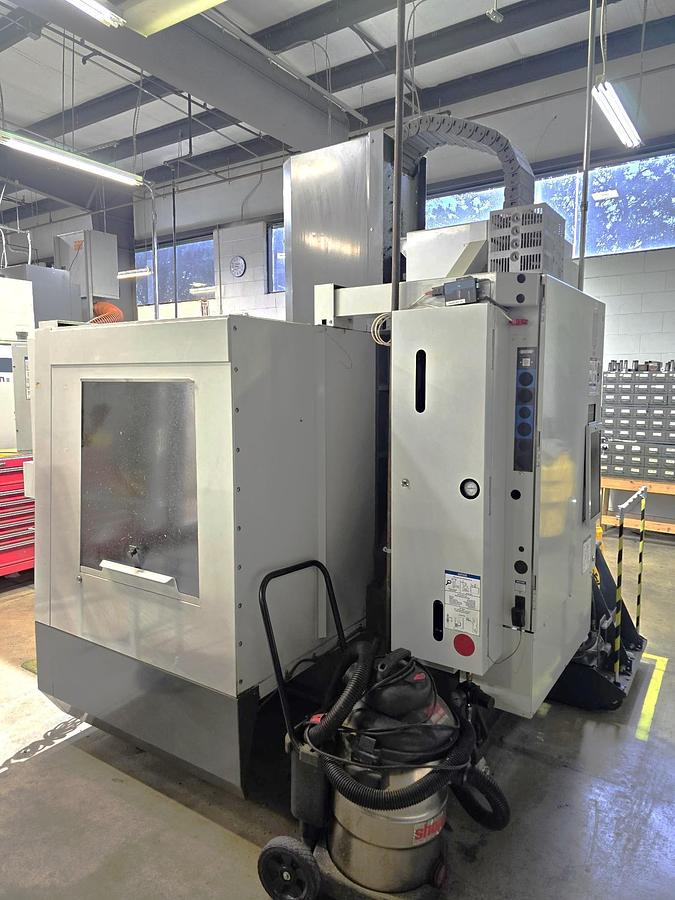 Used 2013 Haas VF2 with Chip Auger, Progr. Coolant Nozzle, Prepped for Coolant Thru Spindle, Rigid Tap, ONLY 519 Feed Cut Hours