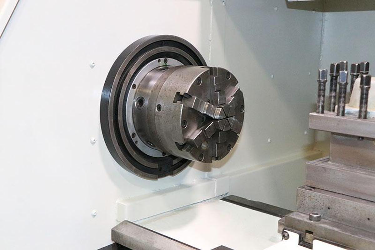 Used 2006 Southwestern Industries TRL 1840SX with Tailstock, 4 Pos. Indexable Turret, 10" Chuck, Geared, SLX Cntrl., Traking, Handwheels