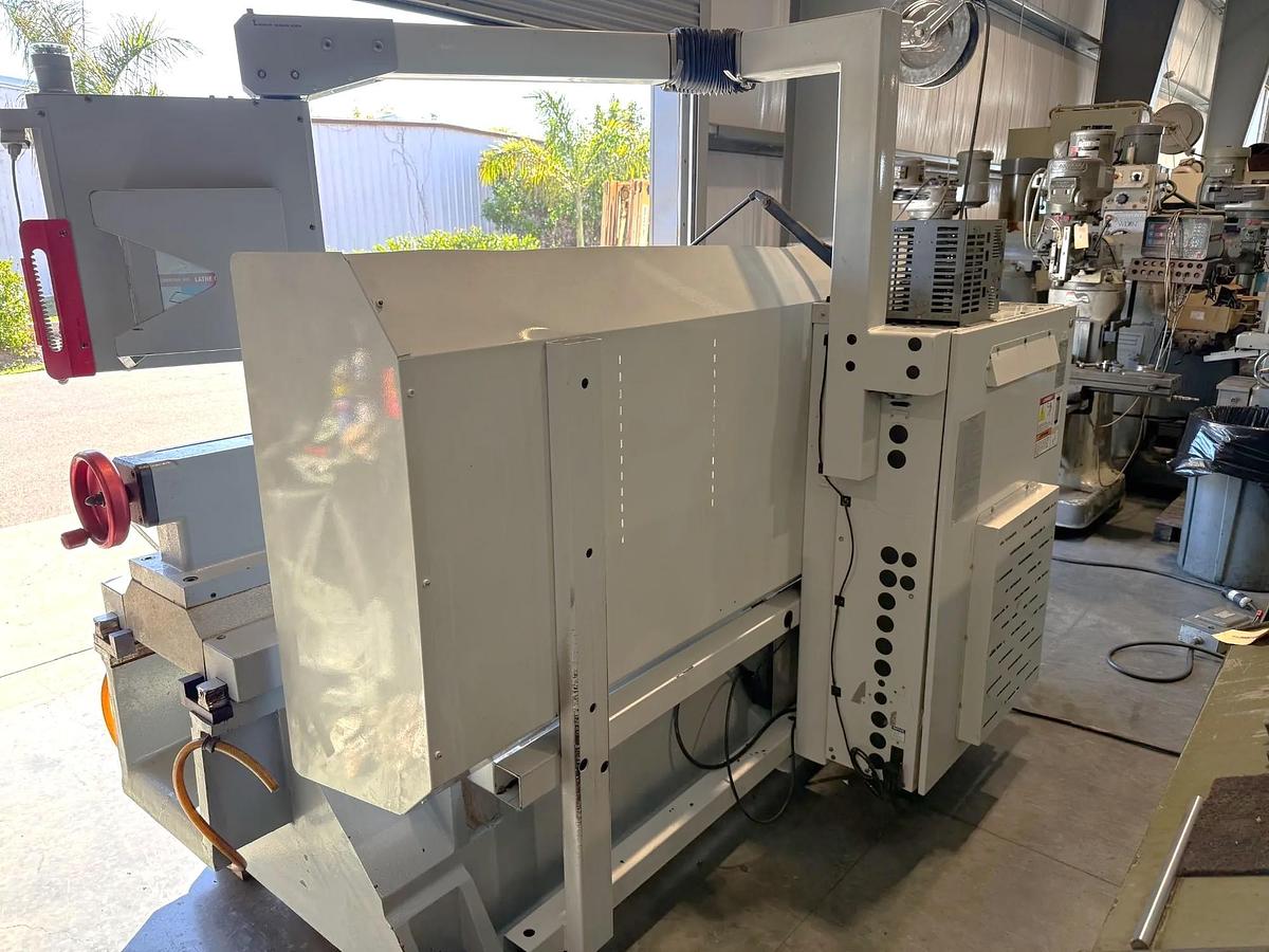 Used 2006 Haas TL-3 with Tailstock, 12" Chuck, Visual Quick Code Programming, Manual Hand Wheels, 2,862 Spindle Run Hours