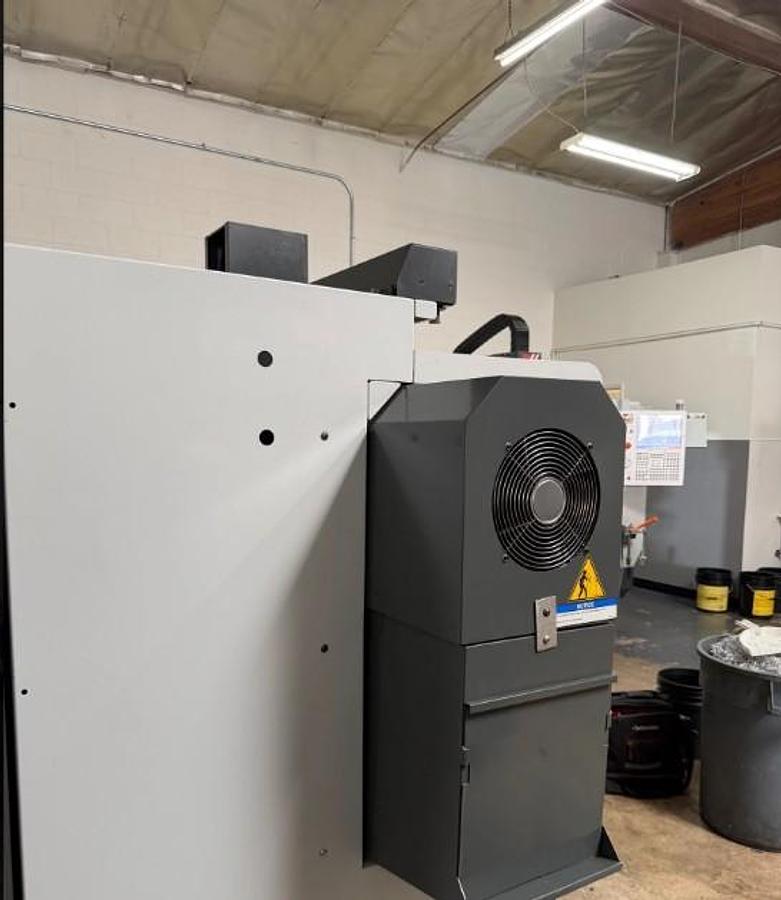 Used 2010 Haas ST-20 with Tailstock, Chip Conveyor, Tool Presetter, Parts Catcher, 8.3" Hydraulic Chuck, NO tool holders included