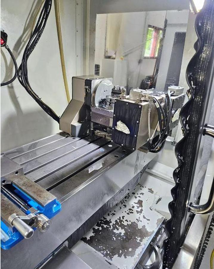 Used 2012 Haas VF4SS with Haas TR-160Y Trunnion Style 4th/5th Axis Table, Probing, 40 ATC, Conveyor