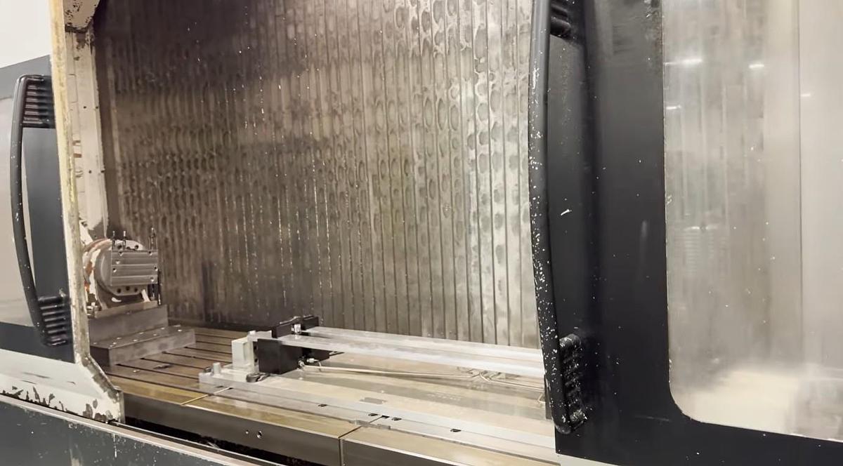 Used 2010 Mazak VTC800E/30-SR