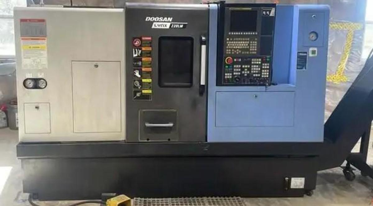 Used 2015 Doosan Lynx 220LMA